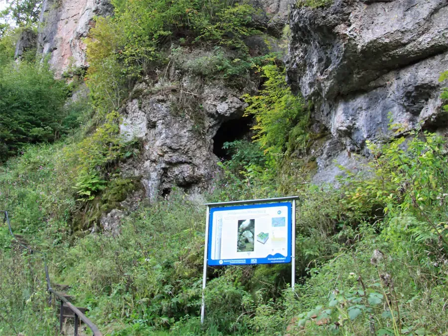 Einsturzhöhle Riesenburg in der Fränkischen Schweiz