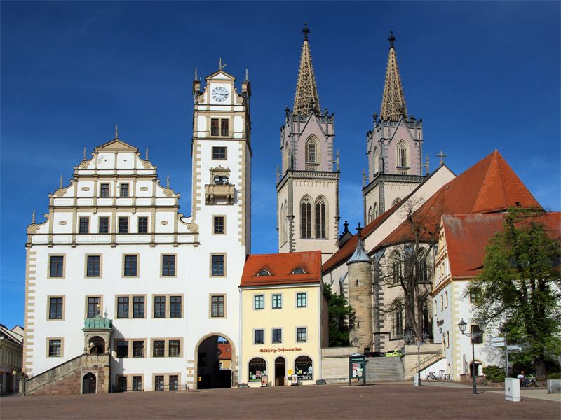 Rathaus und St.-Aegidien-Kirche in Oschatz