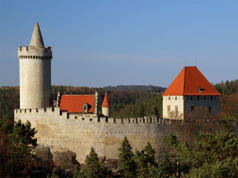 Burg / Hrad Kokořín (Kokorschin) in Mittelböhmen