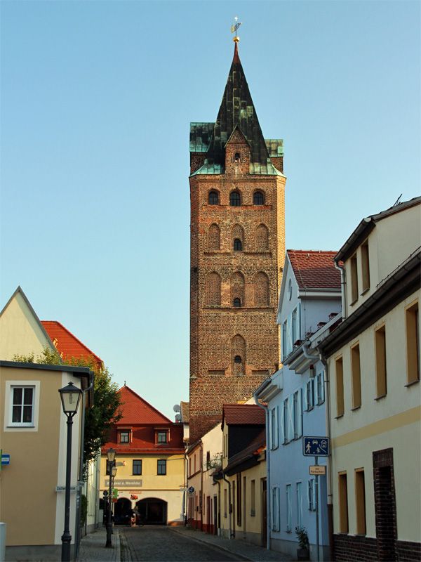Hallesche Turm von 1394, Rest der Stadtmauer in Delitzsch