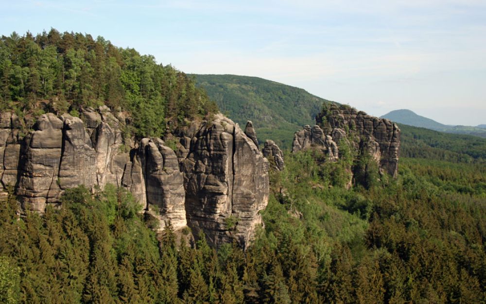 Der Rauschenstein vor dem Großen Winterberg