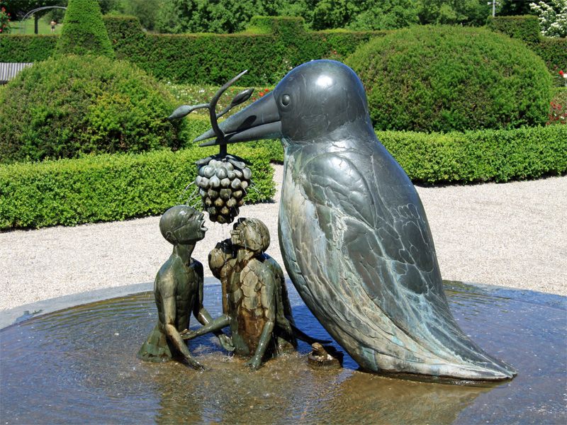 Landschaftspark Britzer Garten mit Brunnenfigur