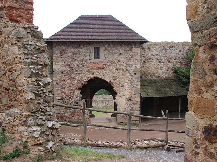 Burg / Hrad Točník (Totschnik) in Mittelböhmen, südlich von Prag