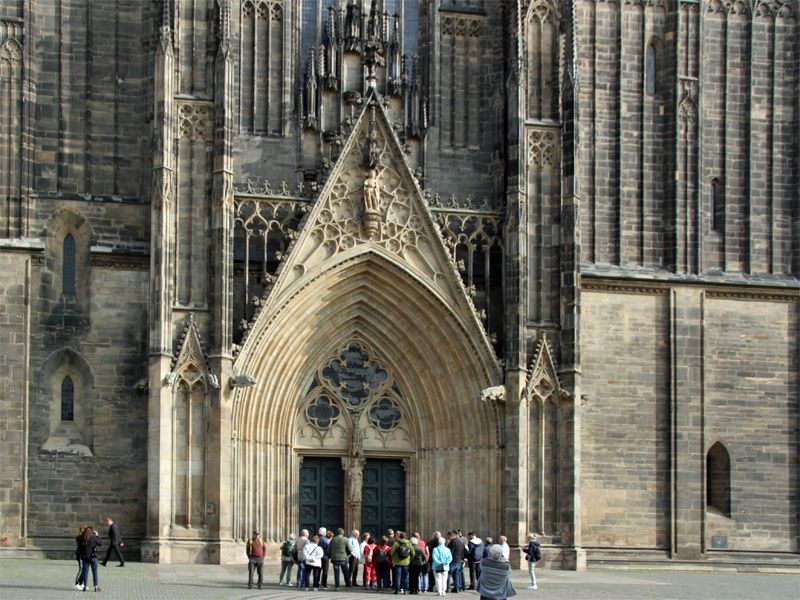 Am Eingang vom Magdeburger Dom