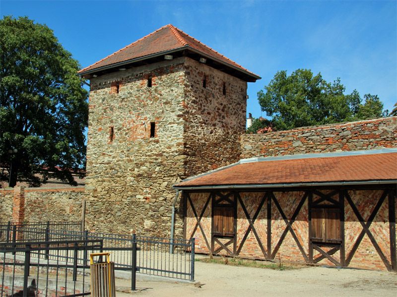 Chebský hrad (Kaiserburg Eger) im Böhmischen Wald (Český les)