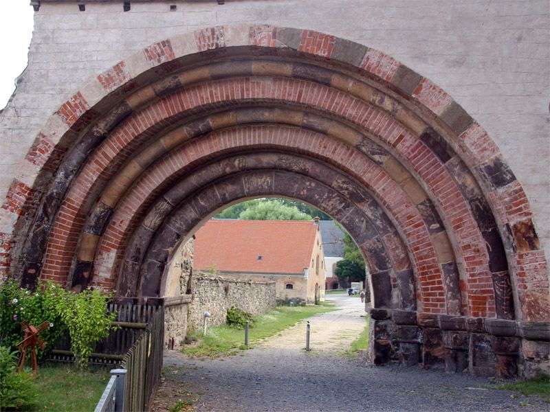 Eingangstor im Klosterpark Altzella 