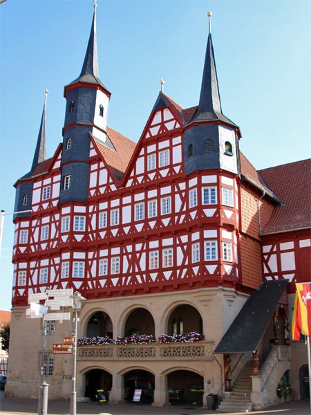 Fachwerk-Rathaus in Duderstadt in Niedersachsen