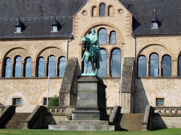 Standbild Friedrich-Barbarossa in Goslar