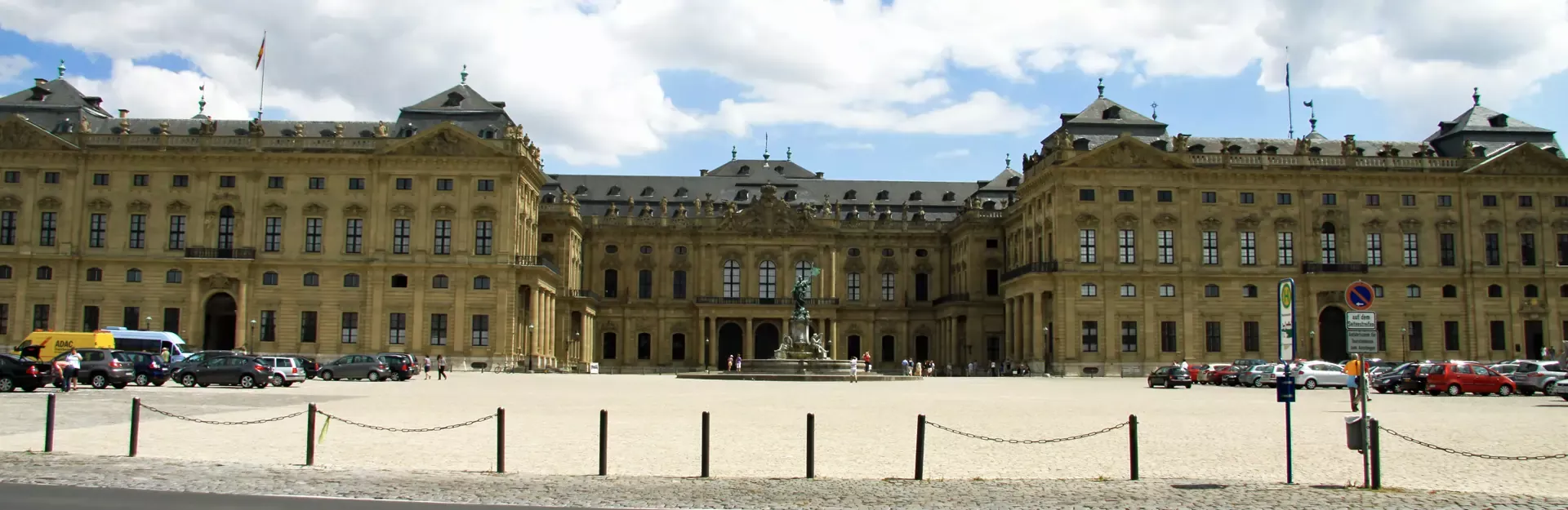 Würzburger Residenz mit Hofgarten und Residenzplatz